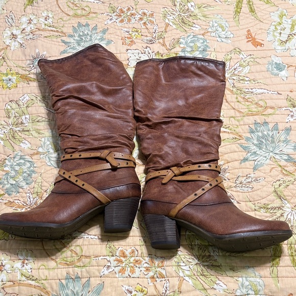 Bear Traps Shoes - Bear Traps Brown Heeled Boots with Straps